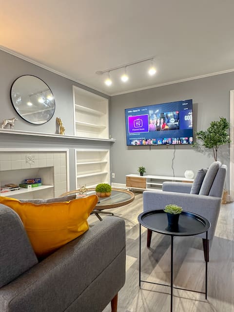 3500sf, Arcade, 6bdrm,  2 kitchen, 3baths, Parking