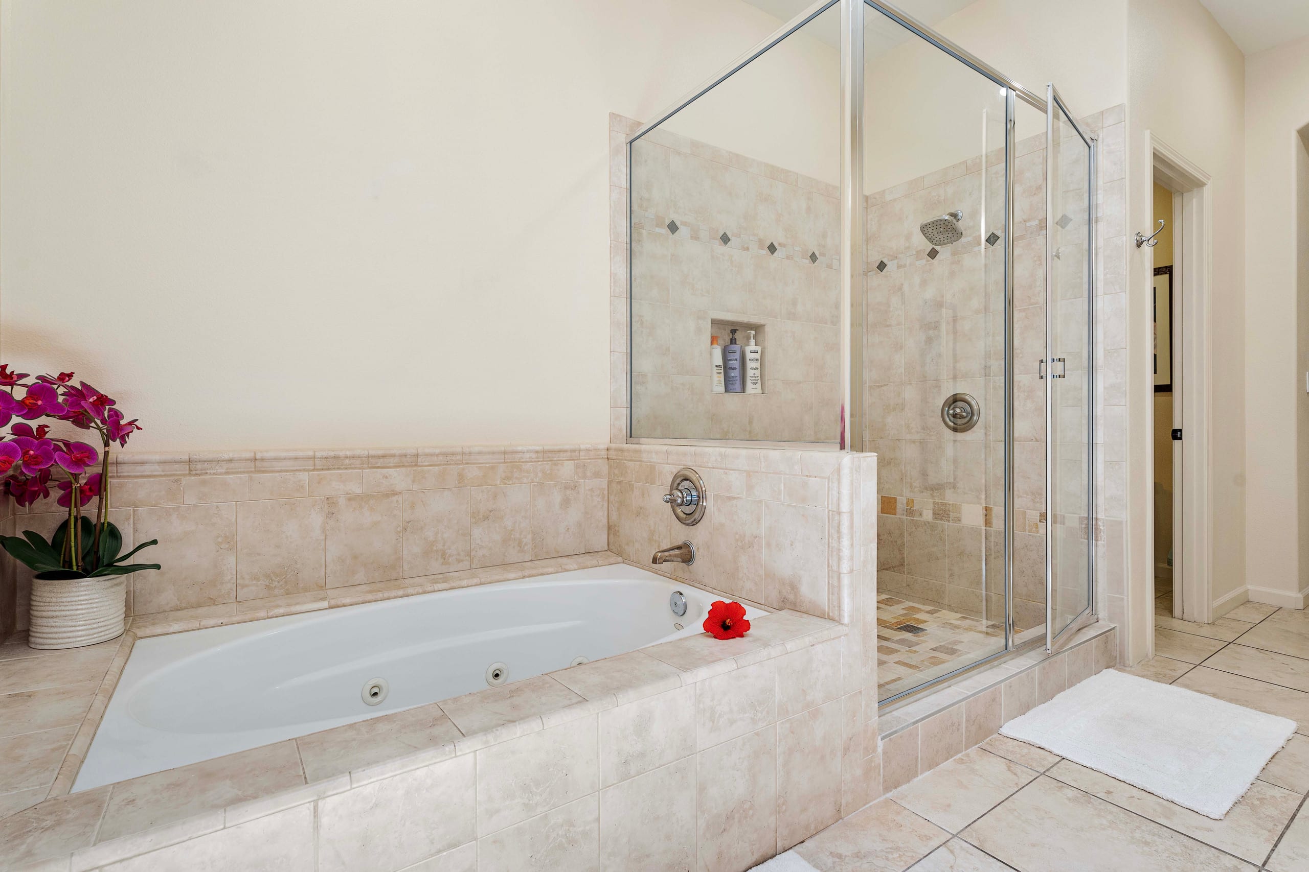 Condo in Waimea · ★5.0 · 3 bedrooms · 4 beds · 2.5 shared baths - Image 21