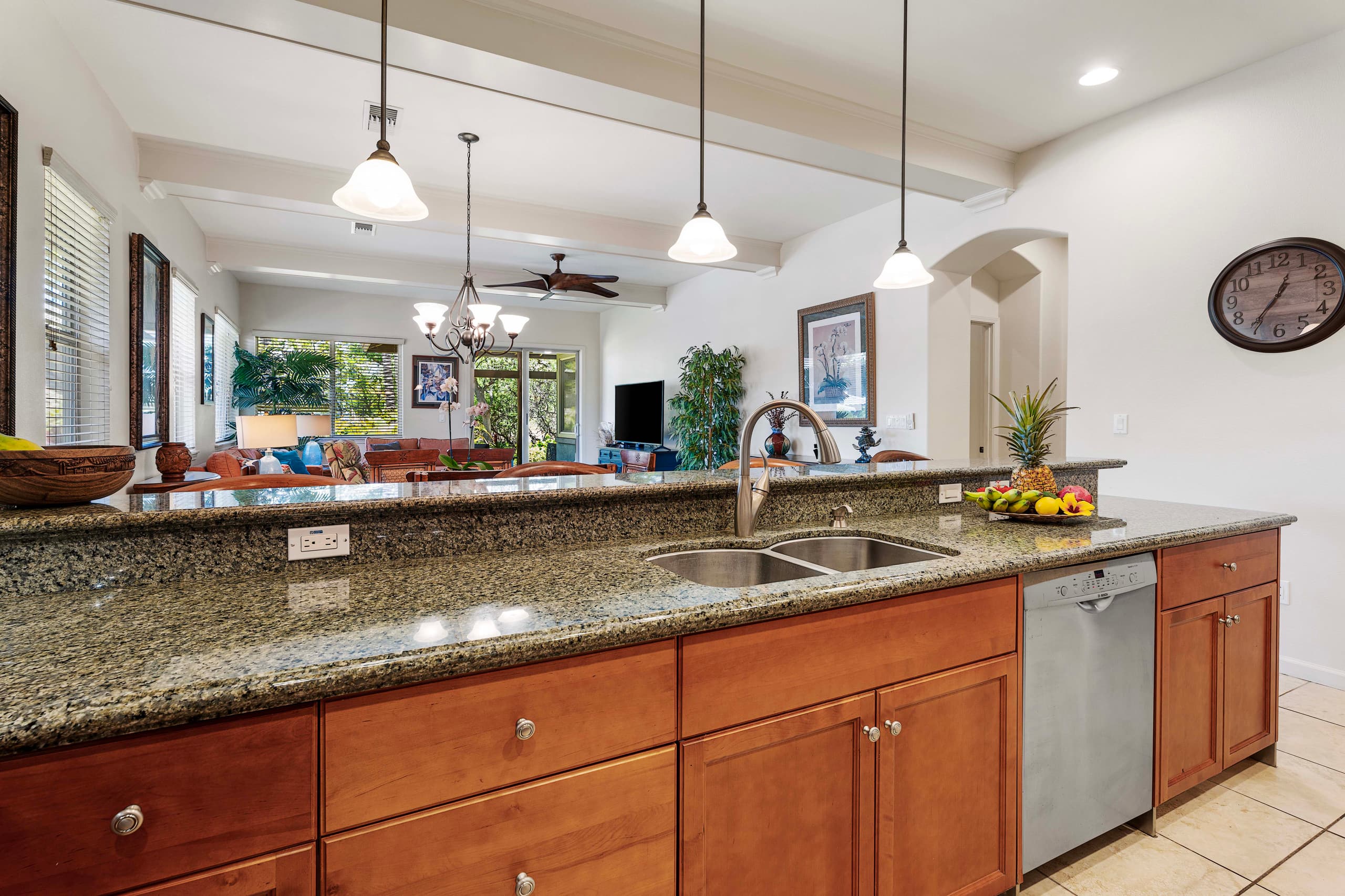Condo in Waimea · ★5.0 · 3 bedrooms · 4 beds · 2.5 shared baths - Image 12