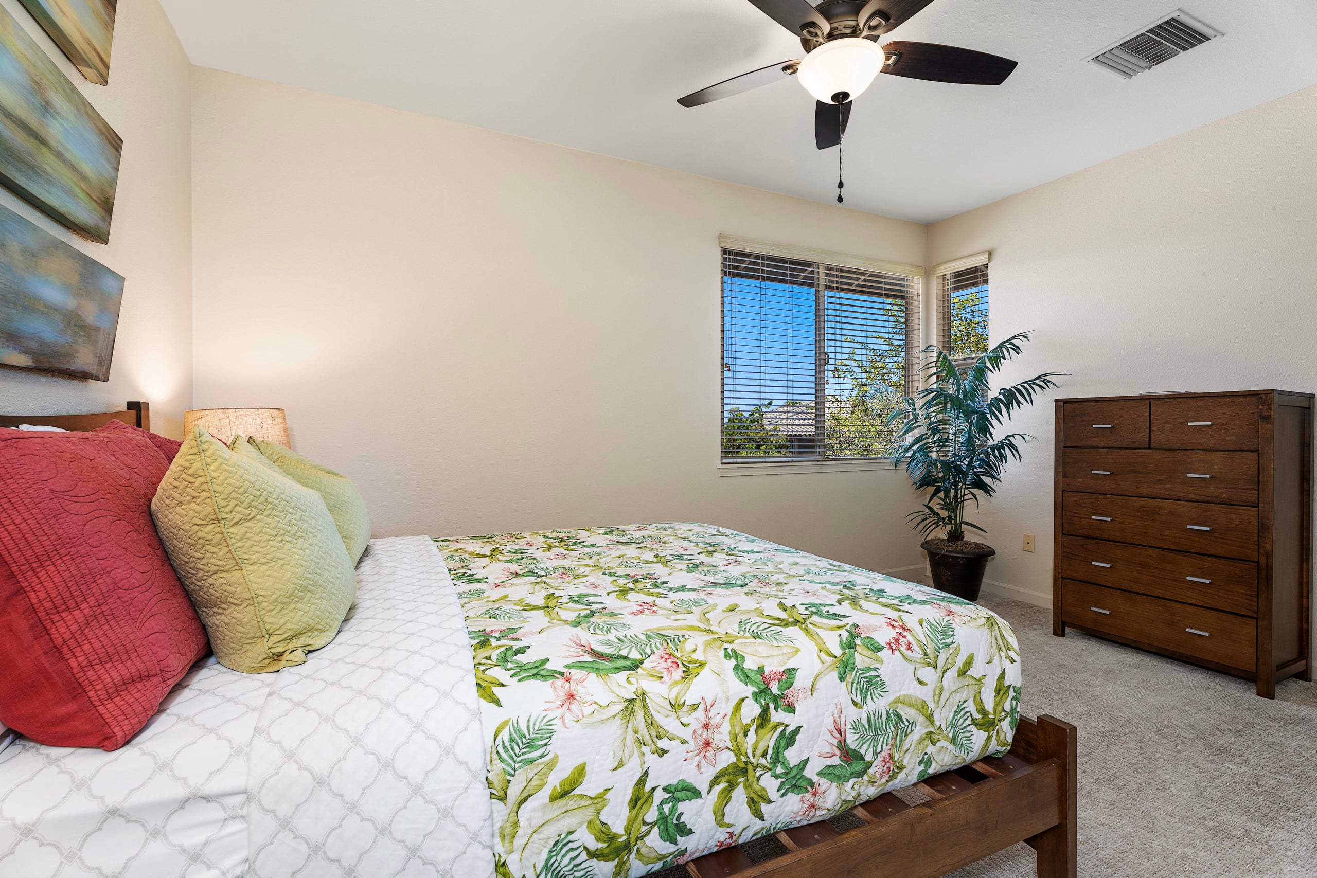Condo in Waimea · ★5.0 · 3 bedrooms · 4 beds · 2.5 shared baths - Image 29