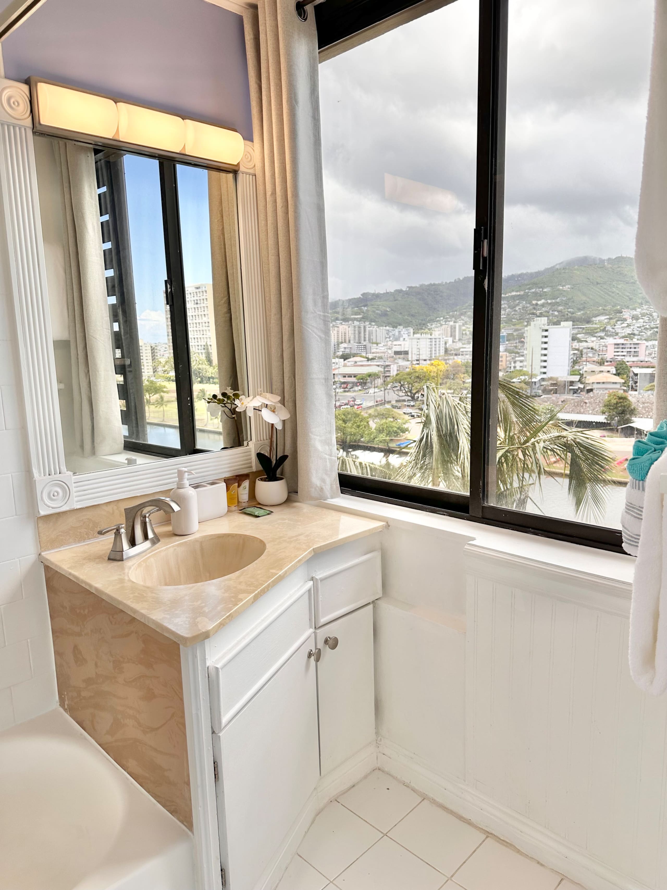 Perfect Waikiki Studio for 3 Nice Views - Image 8