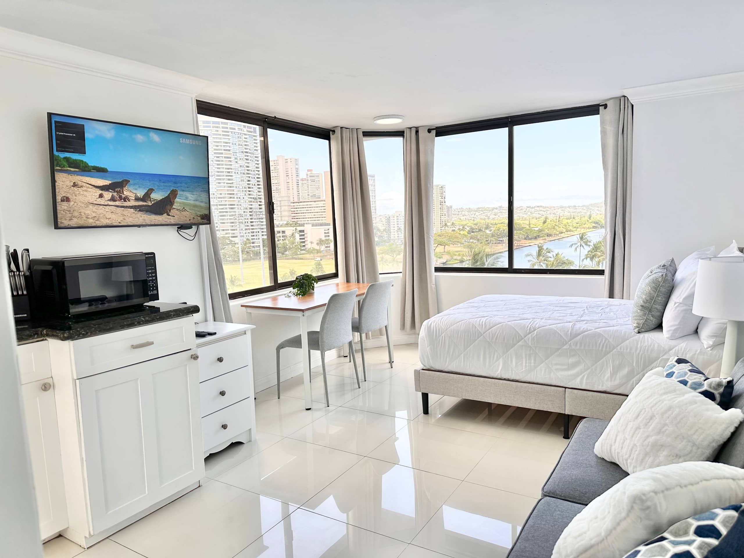 Perfect Waikiki Studio for 3 Nice Views - Image 1