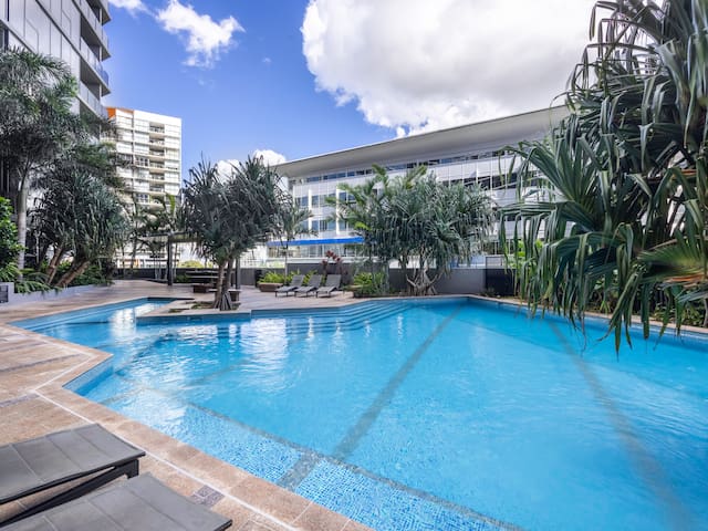 Cityview 4 Beds/FR Carparks/pool at South Bank gallery image 2