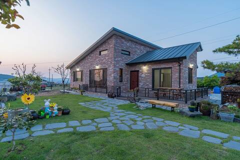 Cottage for a relaxing rest of the family