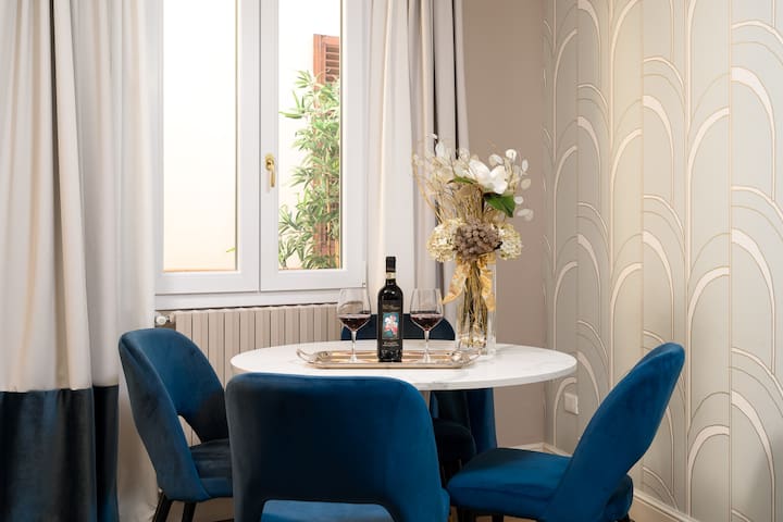 Cozy Apt near Duomo e Santa Croce