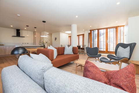 Sparkling Large Penthouse, Terrace, Prime Location