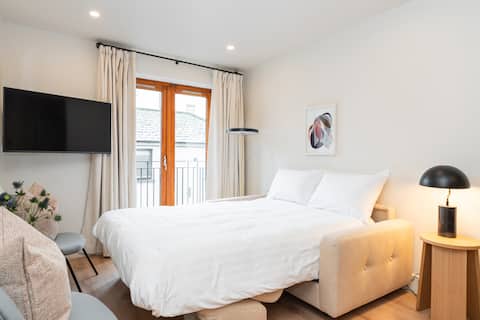 Popular Airbnb listing: Central 2-Bedroom Apartment in Dublin's Heart in Georgian Quarter