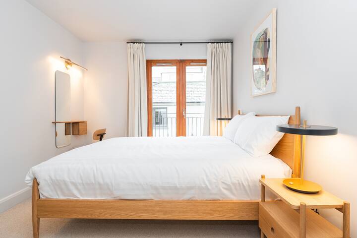 Central 2-Bedroom Apartment in Dublin’s Heart gallery image 4