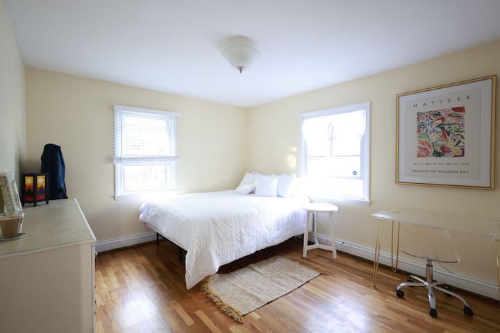 房间有私人工作区。