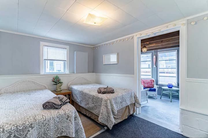 Spálňa na terasu pre apartmán pri západe slnka