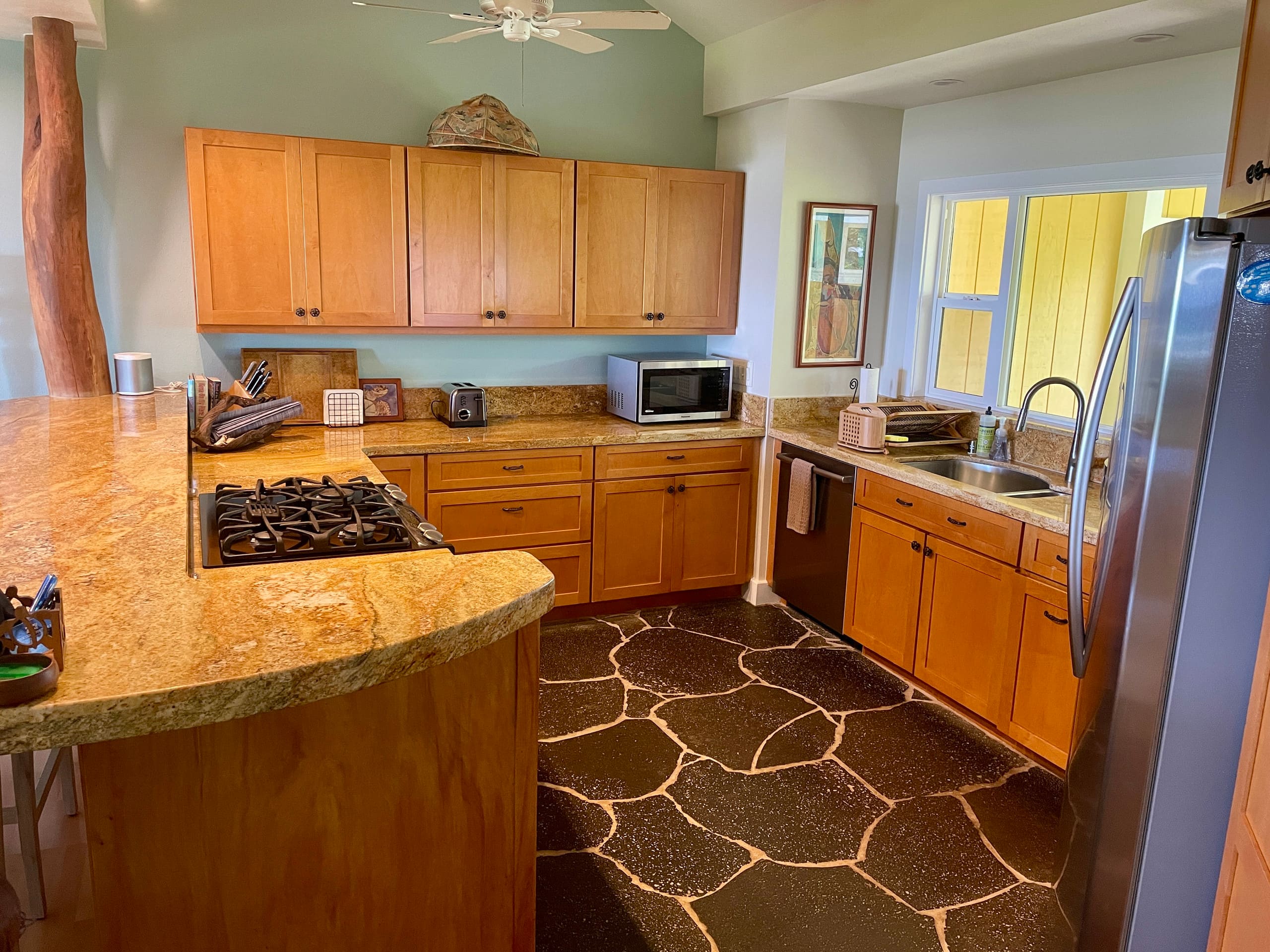 Home in Waimea · ★5.0 · 3 bedrooms · 6 beds · 3 baths - Image 10