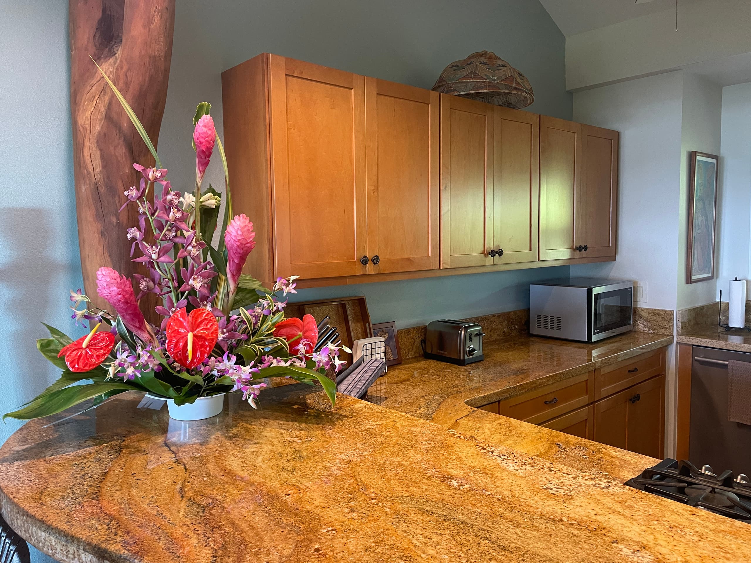 Home in Waimea · ★5.0 · 3 bedrooms · 6 beds · 3 baths - Image 12