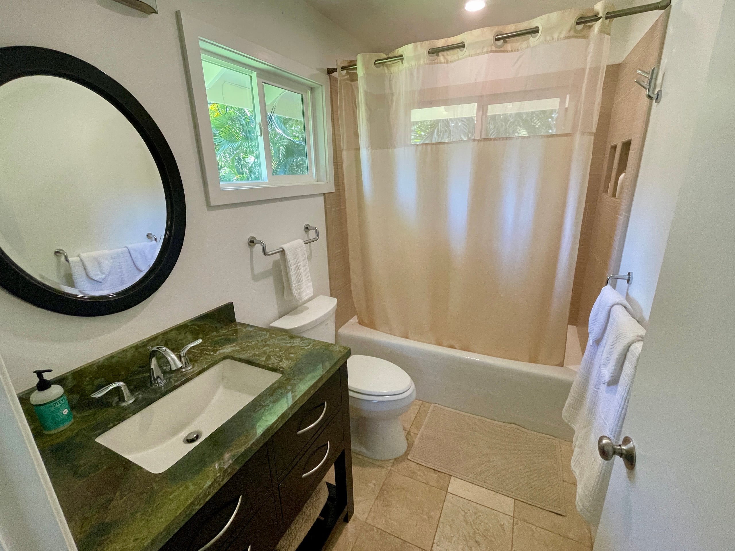 Home in Waimea · ★5.0 · 3 bedrooms · 6 beds · 3 baths - Image 24