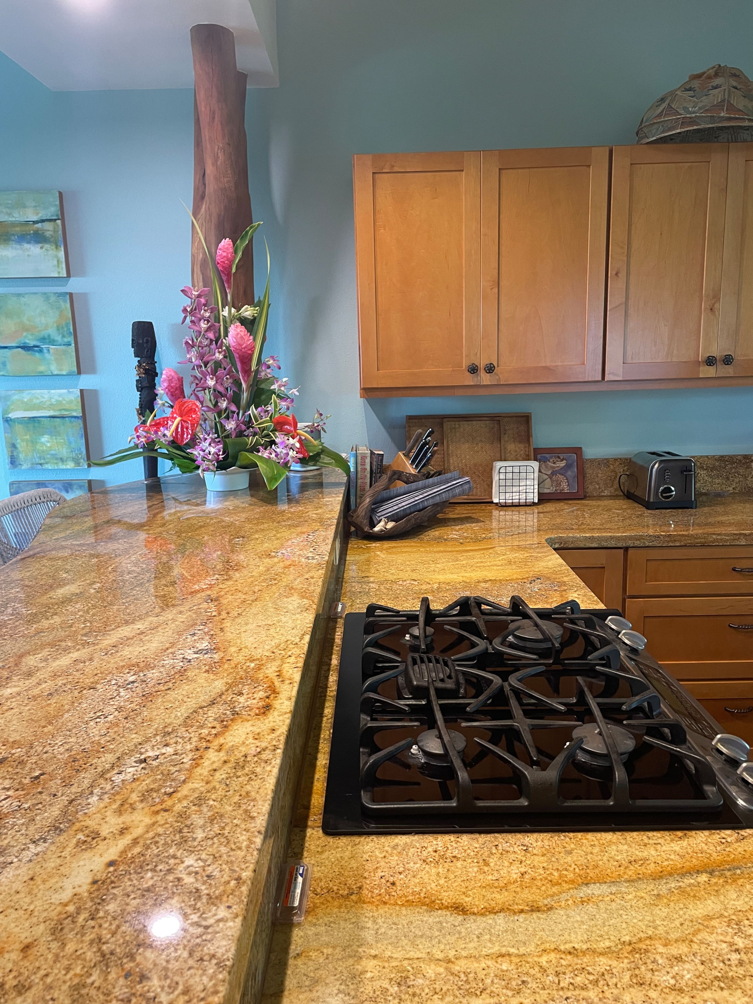 Home in Waimea · ★5.0 · 3 bedrooms · 6 beds · 3 baths - Image 11