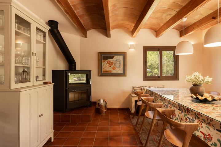 Luxury villa with heated pool, 5 min from beach gallery image 5