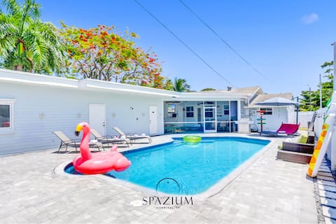 Family Pool Villa~3 Kings~Game Room, by the Beach