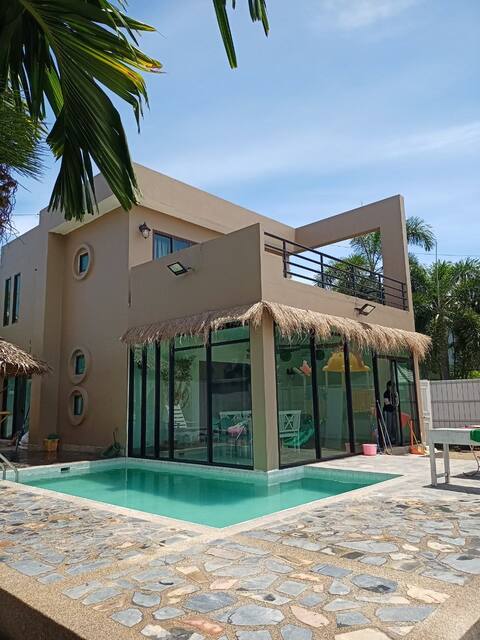 A1-Mountain Pool Villa-บางแสน