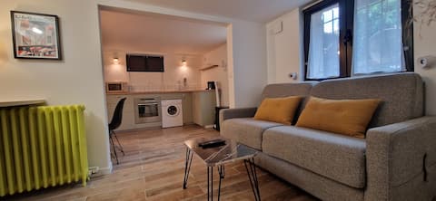 Studio close to Paris, metro Romainville 5 min.