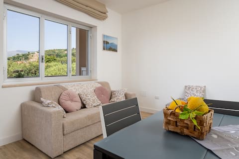 Annuncio Airbnb popolare: Nonno Angelo - 4 Bedrooms Bright & Modern Apt a Sorrento