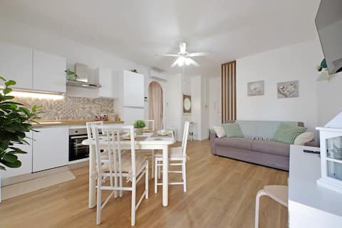Proprietà Airbnb di successo: A sunny spot a Nettuno