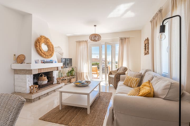 Charming Villa With Pool In Punta Prima, Menorca - Binibeca