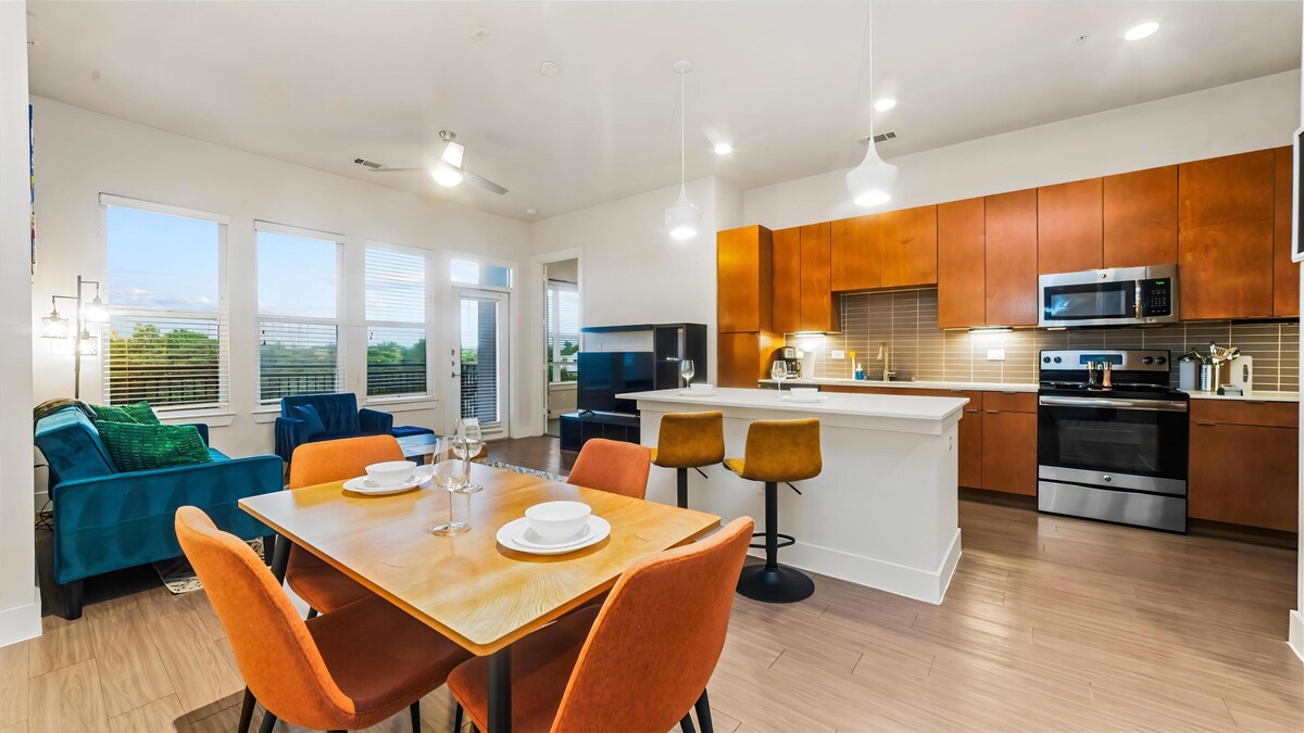 Downtown, San Antonio Waterfront Vacation Rentals - San Antonio, TX ... - High End Condo Rentals San Antonio
