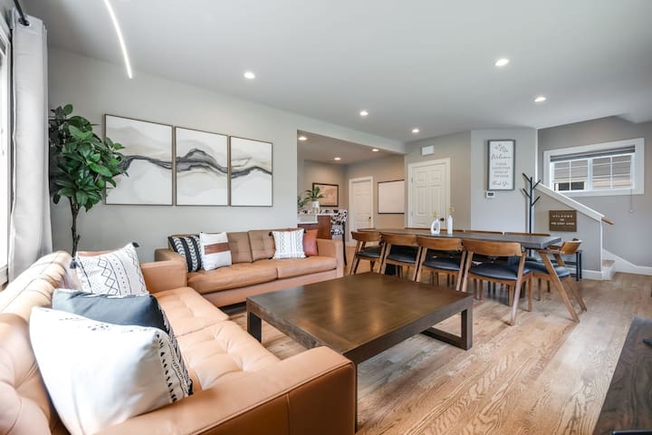 Seattle / Gorgeous 4 BR Home / Free Parking