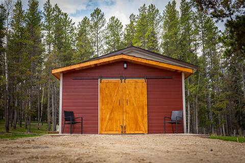 Cottage in the Woods with private land access
