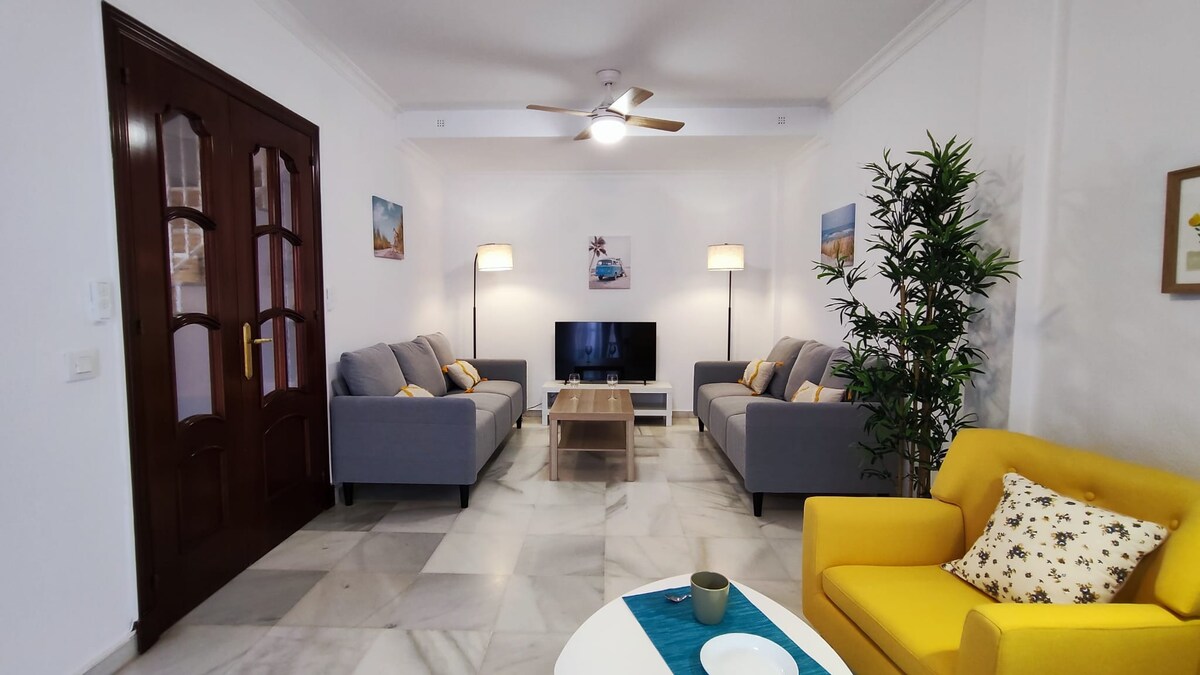 Proprietà Airbnb di successo: Single-family home 5 minutes away from Camposoto beach a San Fernando