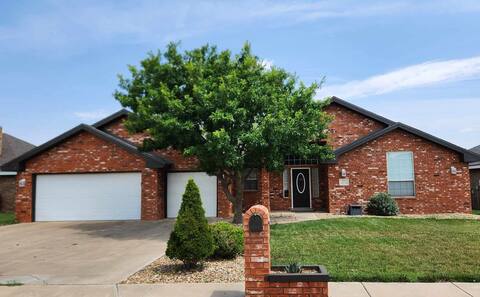 Clovis NE! 4 bdrm/3 bath family/pet-friendly home