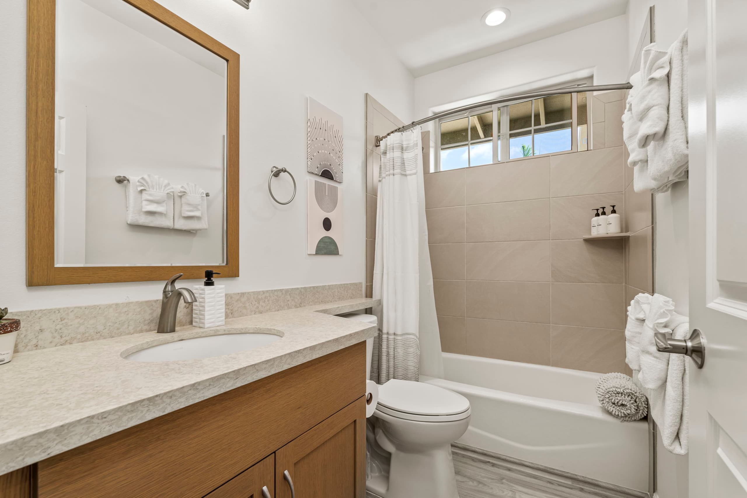 Home in Waianae · ★4.98 · 4 bedrooms · 6 beds · 3.5 shared baths - Image 17