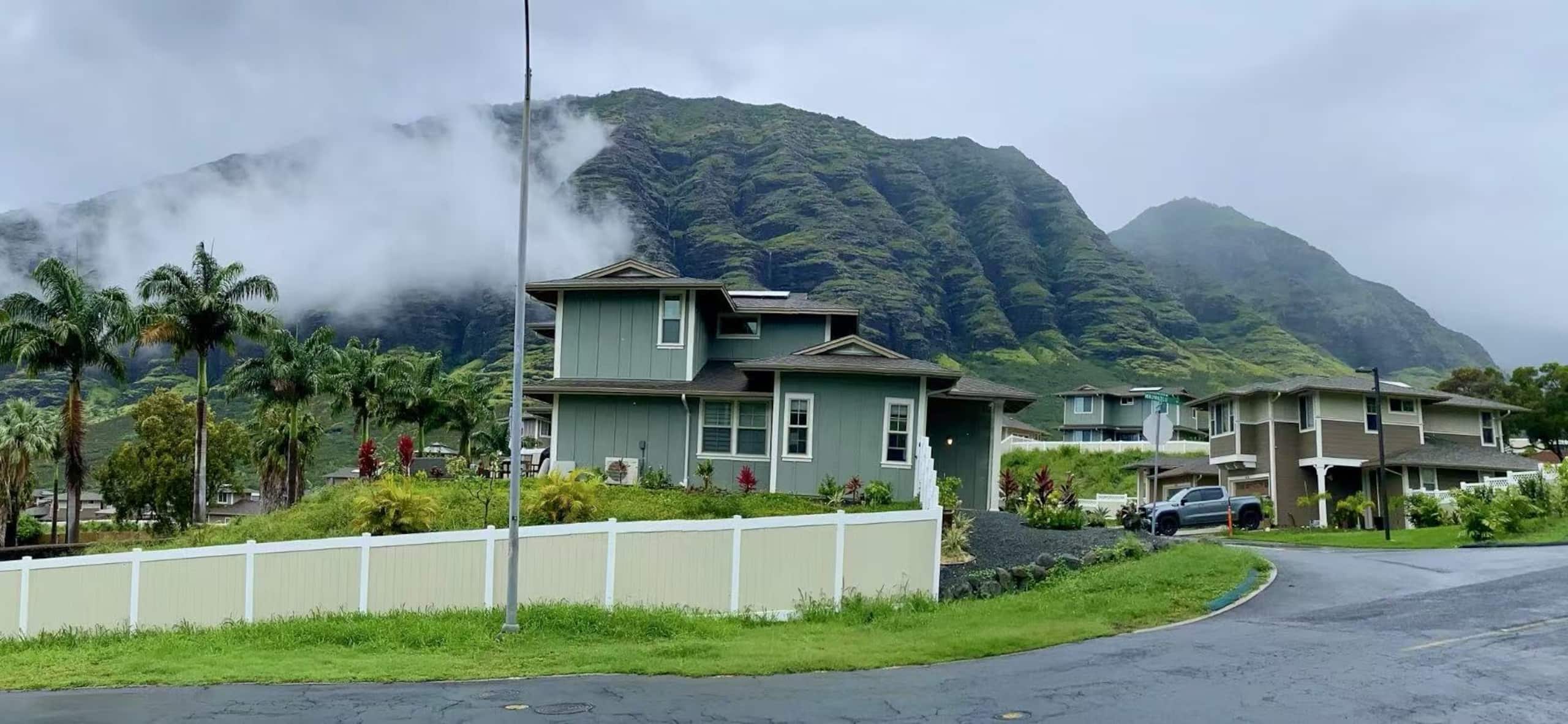 Home in Waianae · ★4.98 · 4 bedrooms · 6 beds · 3.5 shared baths - Image 44