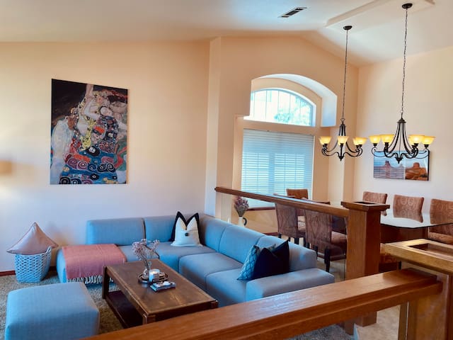 Oasis paradise near The Strip and Airport gallery image 2