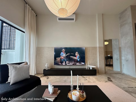 Royal Palace & Riverfront Luxury Stay-King Suites