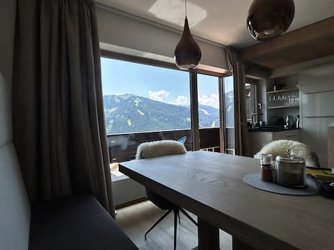 Leistungsstarkes Airbnb: Luxury Panorama Wellness Suite Summer Menu Included in Salzburg