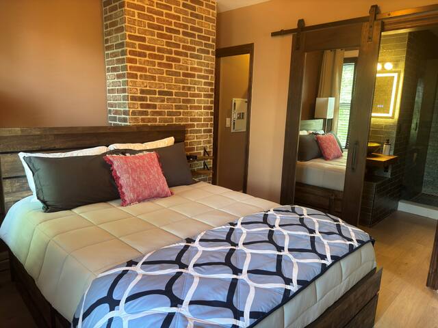 UrbanOasis, 3BD/2BA Corner Apt. Minutes to NYC gallery image 3