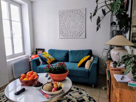 Popular Airbnb listing: Nice and cute apartment, downtown Fontainebleau in Fontainebleau