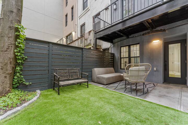 Iconic Harlem Brownstone Retreat gallery image 5