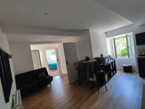 Successful Airbnb property: Cottage overlooking the Cévennes in Alès