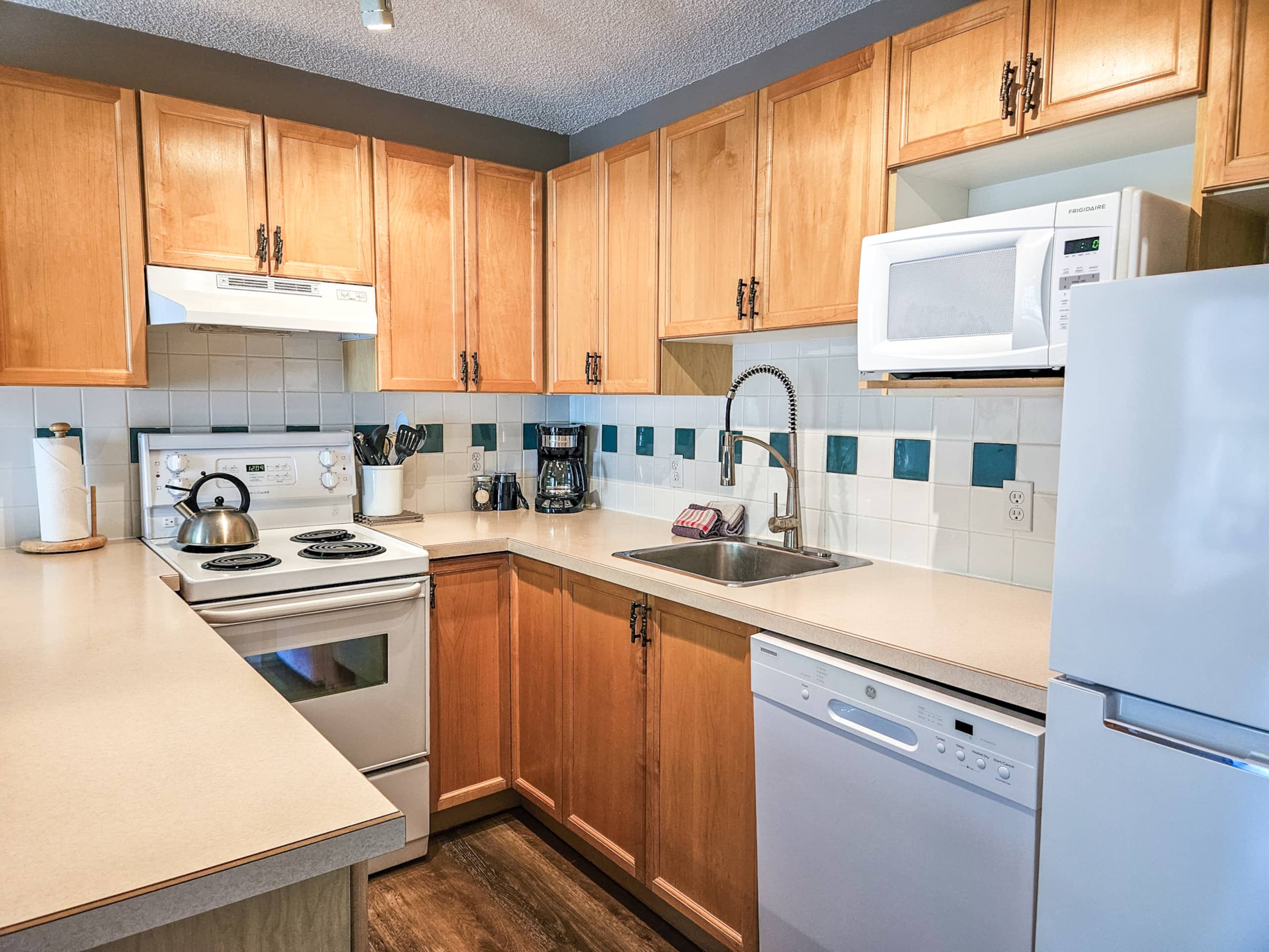 2 BDRM | Toby Creek Lodge | Great Location - Photo 13