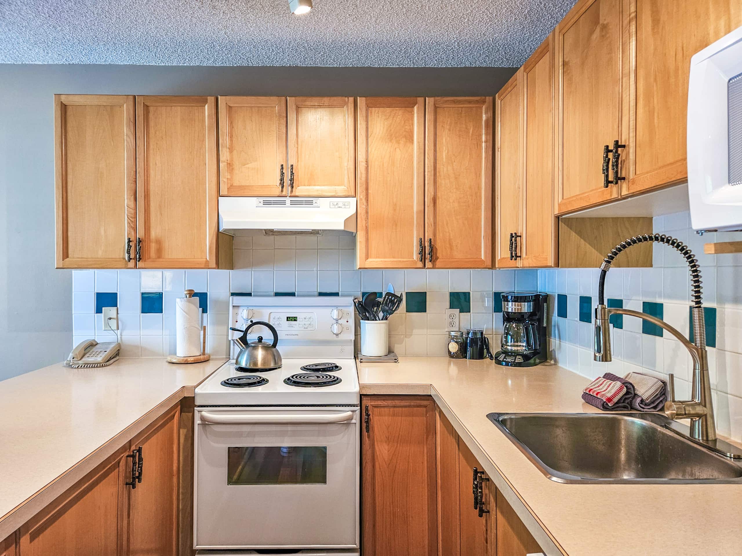 2 BDRM | Toby Creek Lodge | Great Location - Photo 16