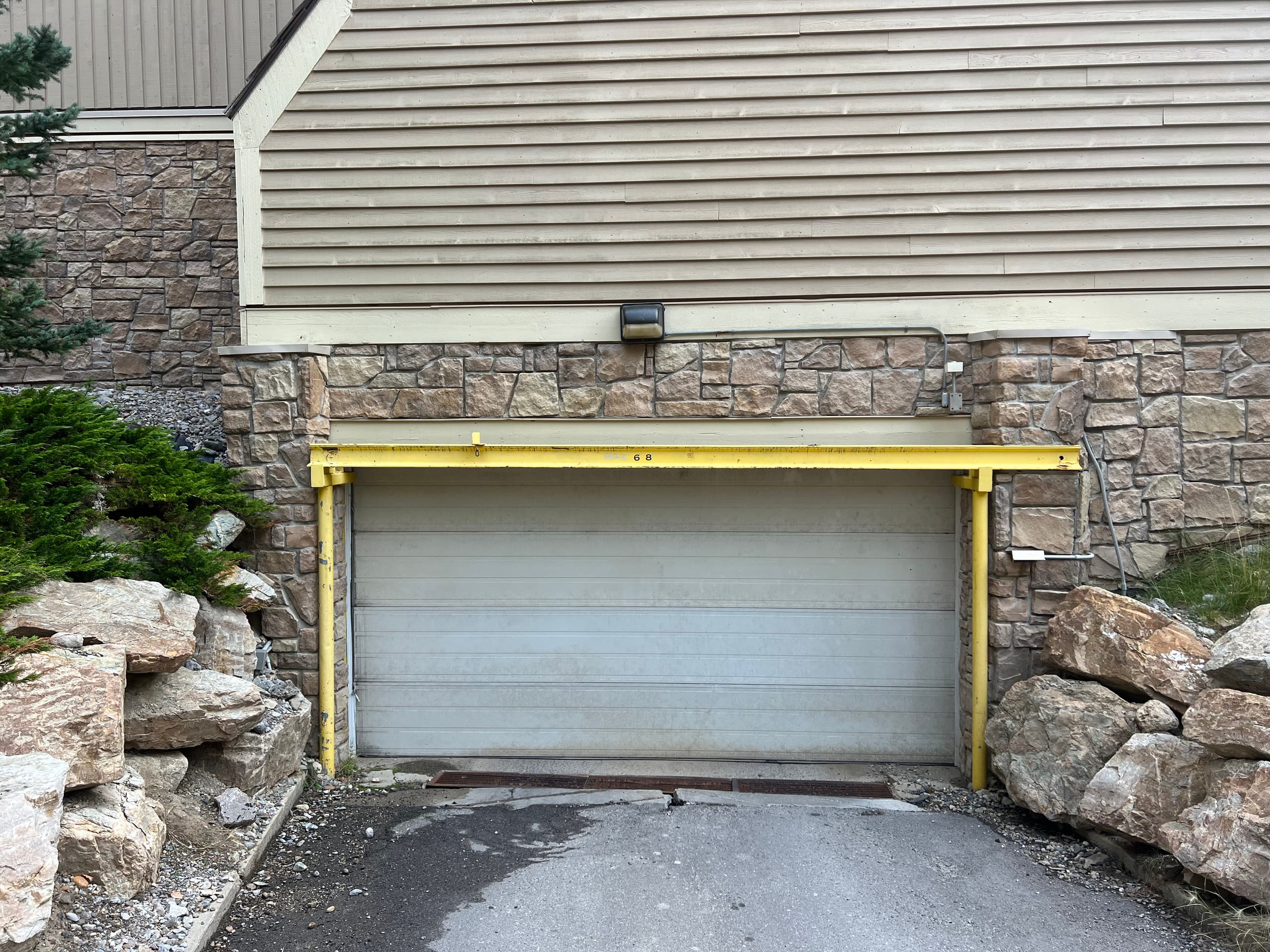 2 BDRM | Toby Creek Lodge | Great Location - Photo 36