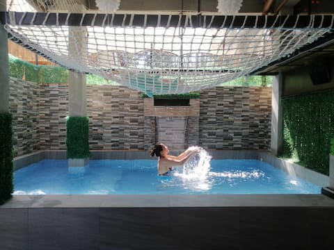 La ZebLin Beach House Liwliwa (24 pax)