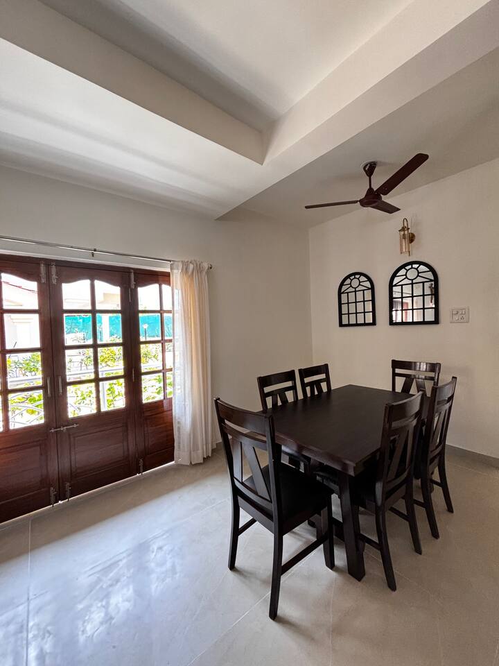 Bedroom image 9