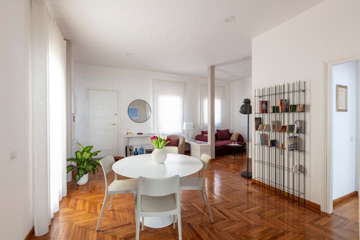 Boutique Apartment near Colosseum & Large Terrace gallery image 2