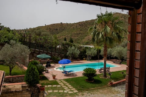 Sleeps 6 + shared pool