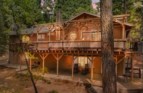 Cozy Lakewood Retreat Nestled in the Pines