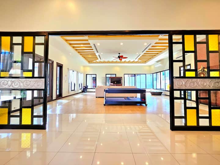 [Crazy Price] Discount 50%, Big Poolvilla - Pattaya