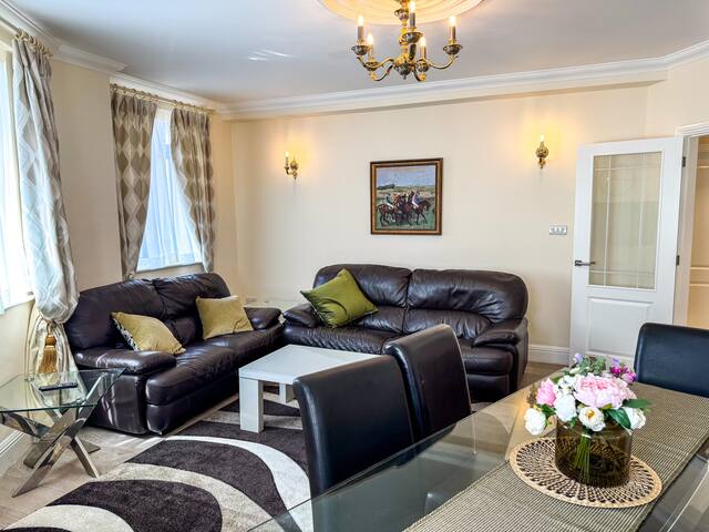 Luxury Edgware Road Retreat gallery image 5