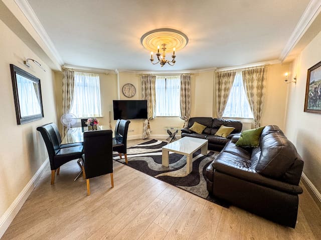 Luxury Edgware Road Retreat